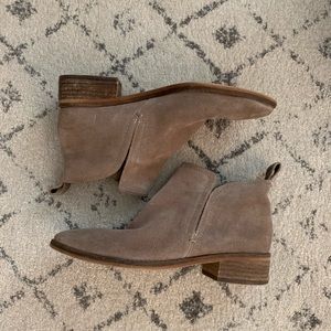 Dolce Vita Tan Suede Booties